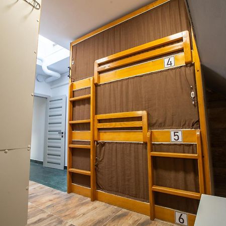 Aisha Hostel Ljubljana Ngoại thất bức ảnh