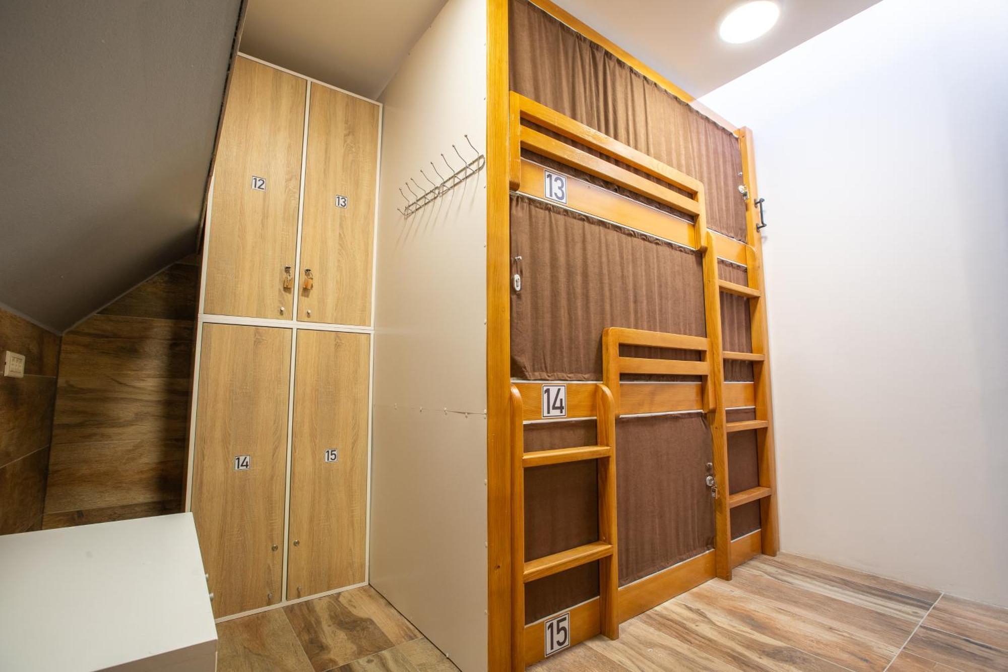 Aisha Hostel Ljubljana Ngoại thất bức ảnh
