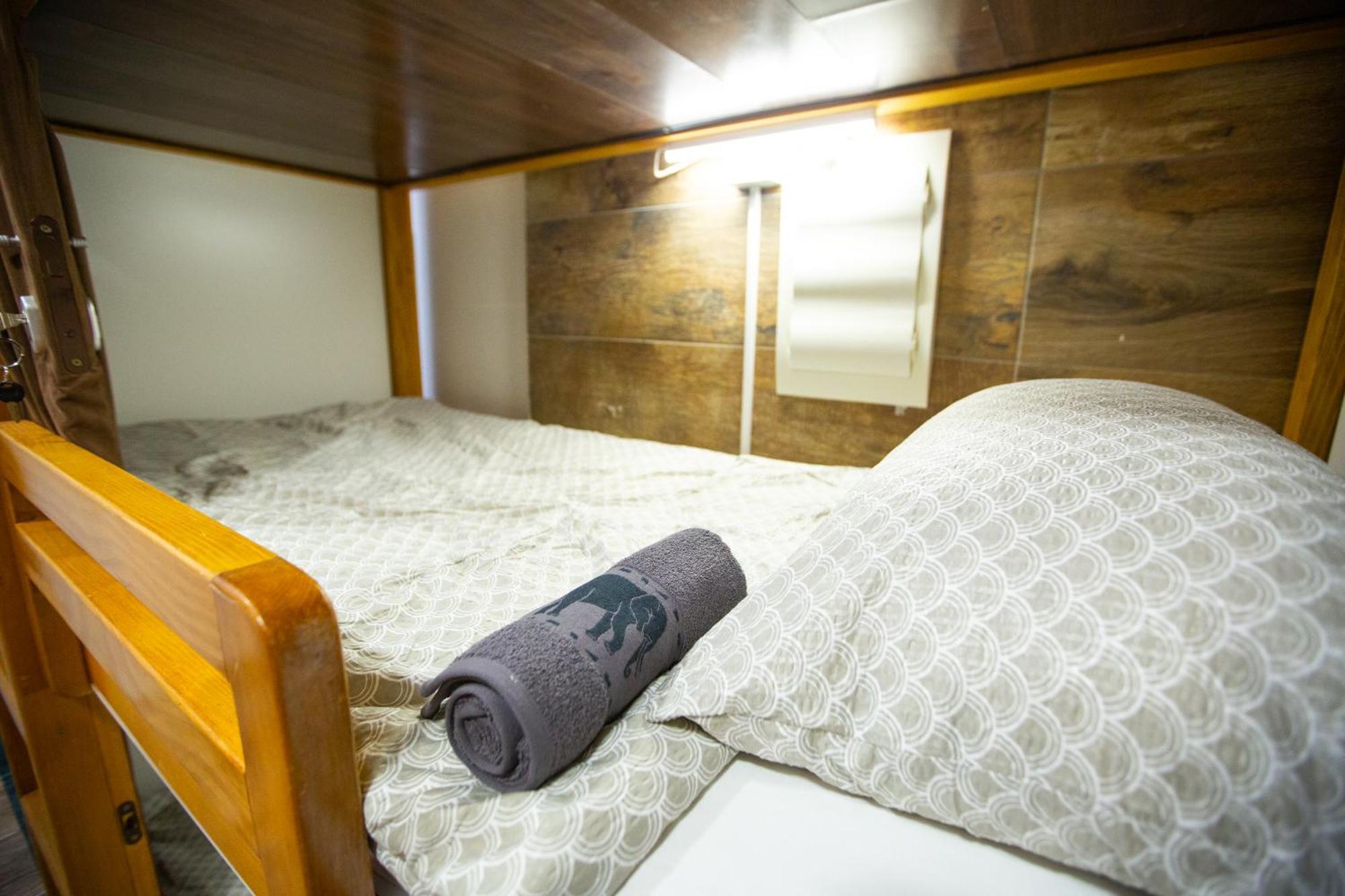 Aisha Hostel Ljubljana Ngoại thất bức ảnh