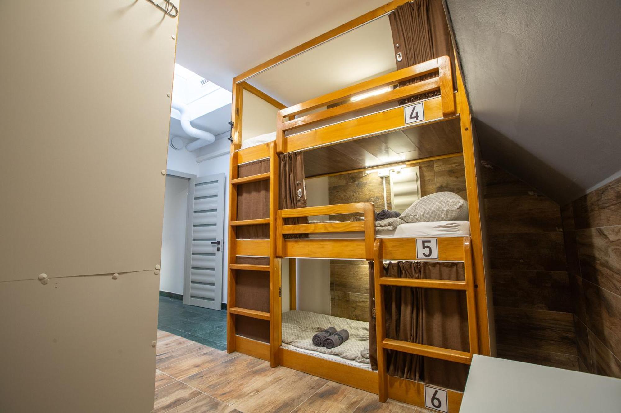 Aisha Hostel Ljubljana Ngoại thất bức ảnh