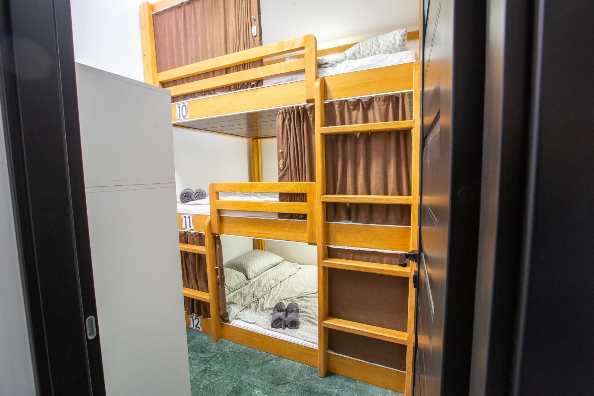 Aisha Hostel Ljubljana Ngoại thất bức ảnh