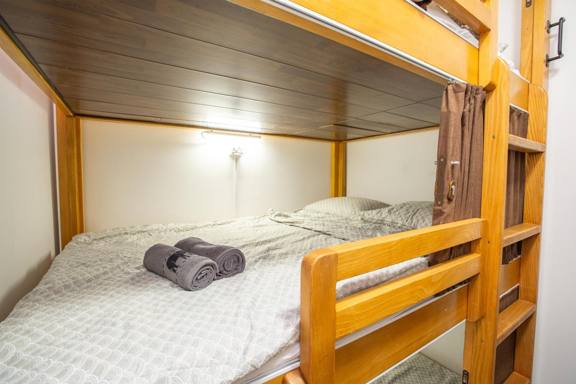 Aisha Hostel Ljubljana Ngoại thất bức ảnh
