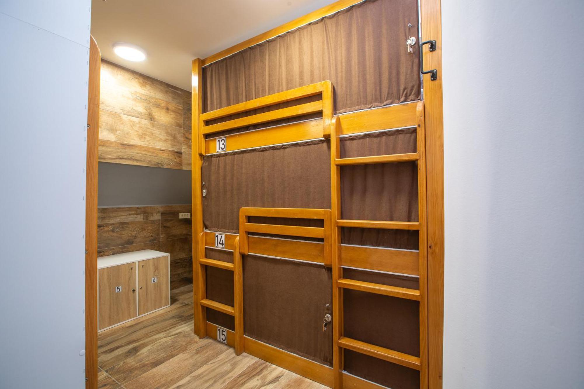 Aisha Hostel Ljubljana Ngoại thất bức ảnh